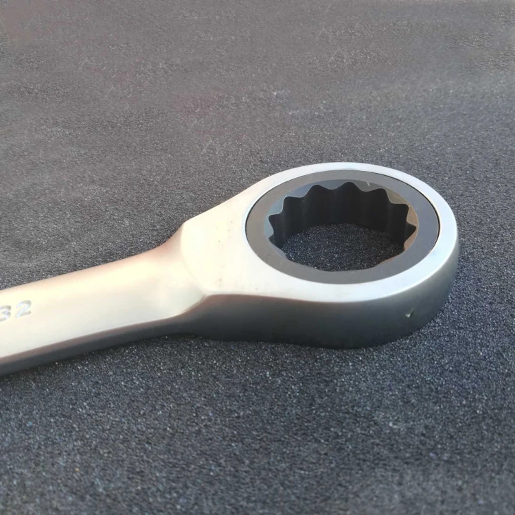 SET DE CHEI DREPTE CU CLICHET DE LA 6MM LA 32MM, 22 DE PIESE ÎN TRUSĂ METALICĂ KRAFTROYAL SET DE CHEI DREPTE CU CLICHET DE LA 6MM LA 32MM, 22 DE PIESE ÎN TRUSĂ METALICĂ KRAFTROYAL