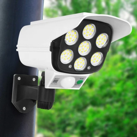 LAMPĂ SOLARĂ CARE IMITĂ O CAMERĂ CCTV