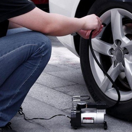 Compresor aer cu carcasă metalică, 150 wați  Compresor aer cu carcasă metalică, 150 wați